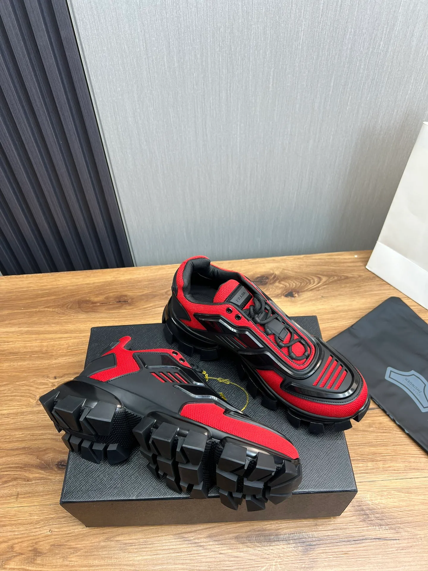 Men's shoes 💰620💰 [PRADA] Popular thick-soled shoes for couples 👩‍❤️‍👨 Available all year round ✔️Official website synchronization Original fly-knit film fabric + cowhide lining, 1⃣️ to 1⃣️ replica, original sole, 36-45 (45 made to order, non-refundable)